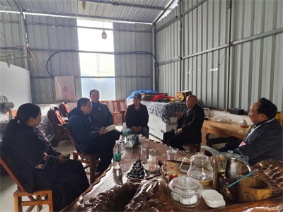 学习两会精神 争做新时代楷模 符忠来走进黄金村健康服务