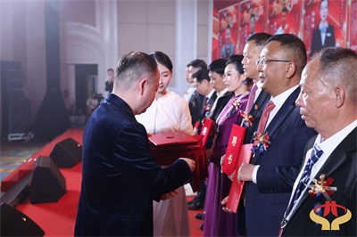 中国专业技术人才协会特聘易经风水国学专家——邱佛英