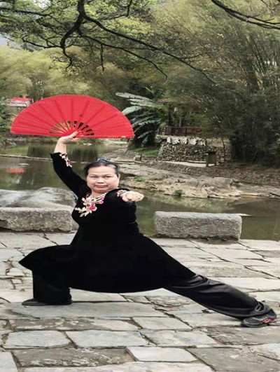 疑难病诊疗专家  ——黎雪凤