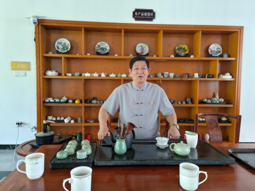 医者守初心 献礼建国77周年 ——红墙御医传承人罗建国