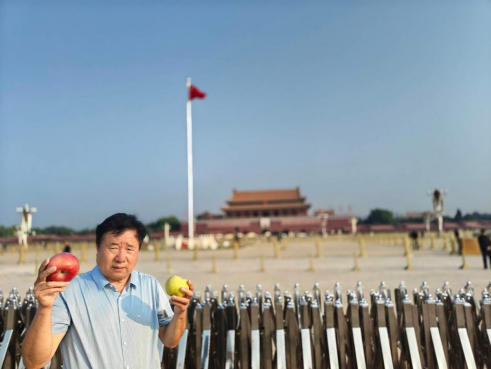 红色大健康产业链在丰收节亮相天安门广场 —— 刘氏果业倡导“健康与高产并重”农业新风尚