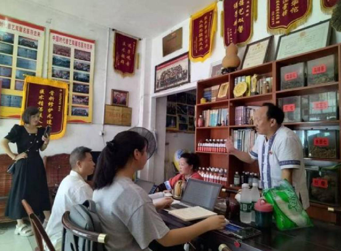 薪传苗医瑰宝 礼赞盛世中华—— 记苗医先锋符忠来