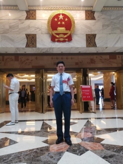 李乘伊院长荣获抗战胜利80周年大阅兵中医楷模人物