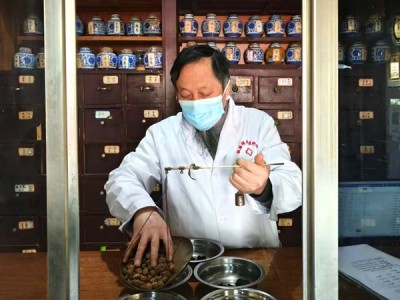 国粹承初心  中医献两会 著名中医——钱国锋