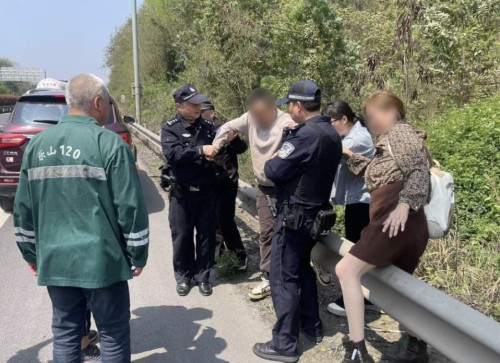 无人机进山与时间赛跑 四川乐山高新警方成功救助轻生男子